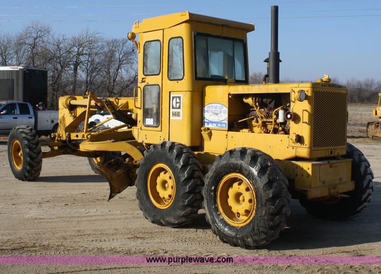 image for item A6590 1971 Caterpillar 14E motor grader