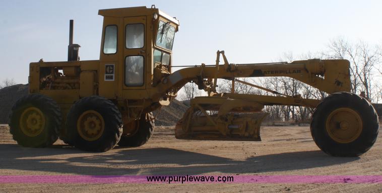 image for item A6590 1971 Caterpillar 14E motor grader