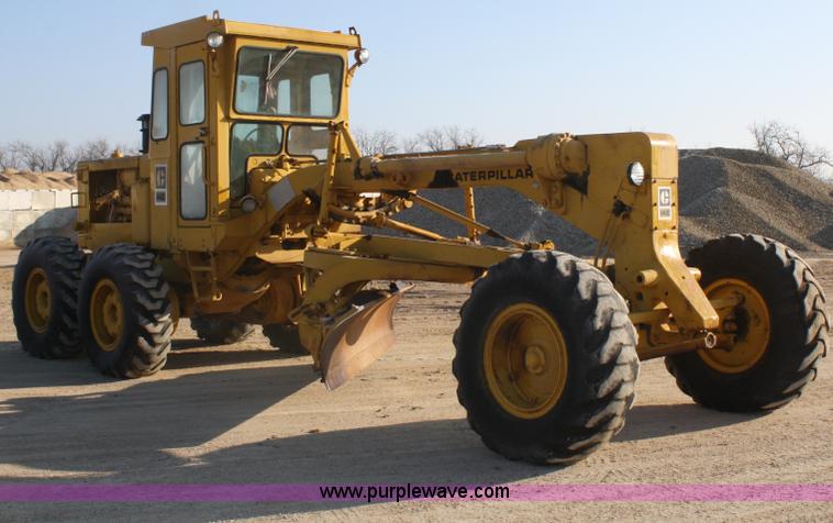 image for item A6590 1971 Caterpillar 14E motor grader