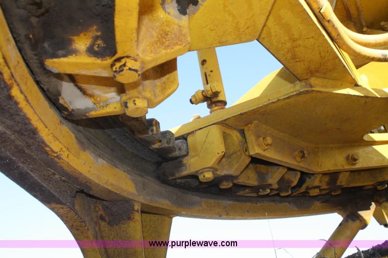 image for item A6590 1971 Caterpillar 14E motor grader