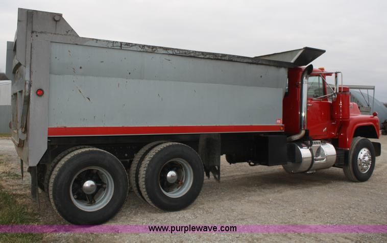 image for item A6591 1978 Mack dump truck