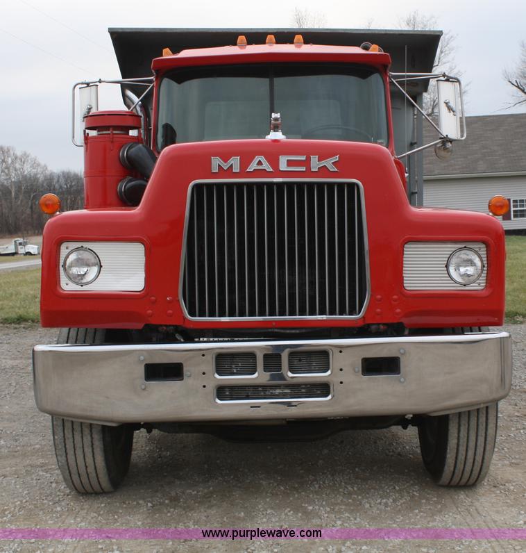 image for item A6591 1978 Mack dump truck