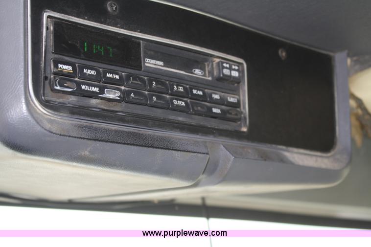 image for item A6599 1995 Ford L9000 flatbed truck