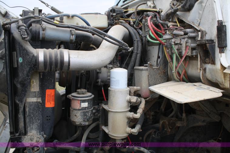 image for item A6599 1995 Ford L9000 flatbed truck