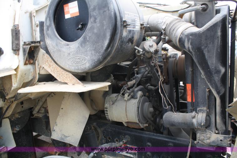 image for item A6599 1995 Ford L9000 flatbed truck