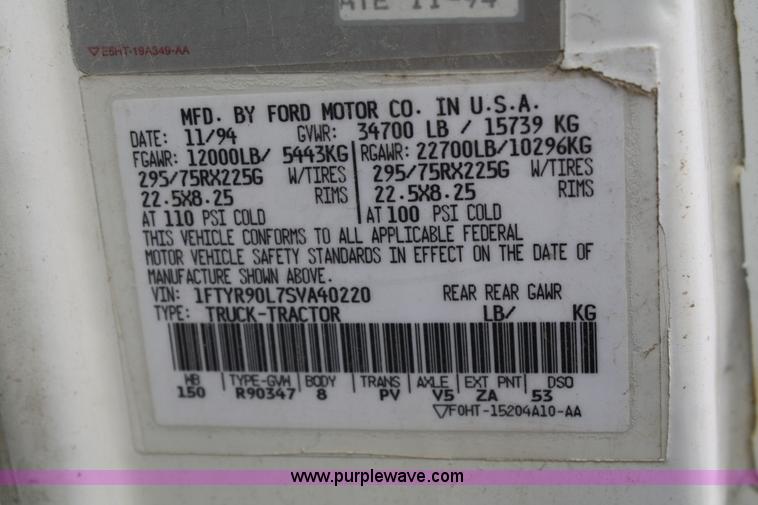 image for item A6599 1995 Ford L9000 flatbed truck