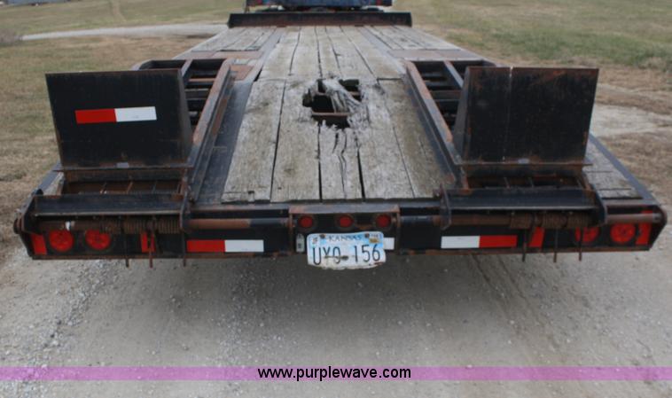 image for item A6600 2003 Eager Beaver 20XPT tandem axle trailer