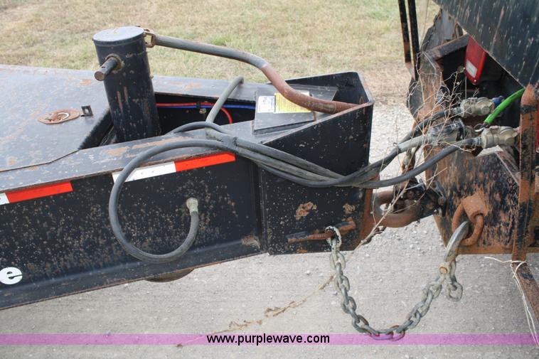 image for item A6600 2003 Eager Beaver 20XPT tandem axle trailer