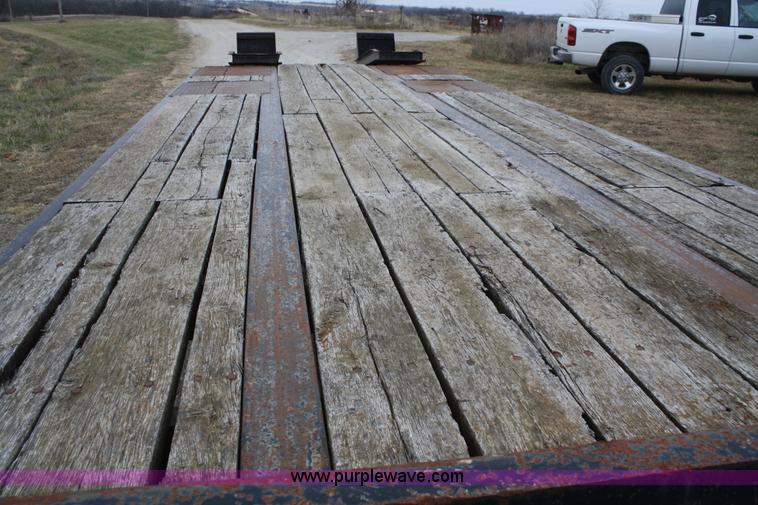 image for item A6600 2003 Eager Beaver 20XPT tandem axle trailer