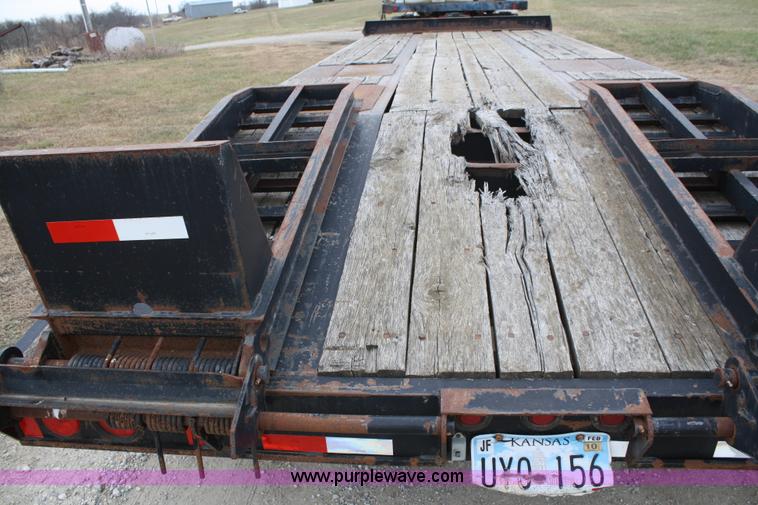 image for item A6600 2003 Eager Beaver 20XPT tandem axle trailer