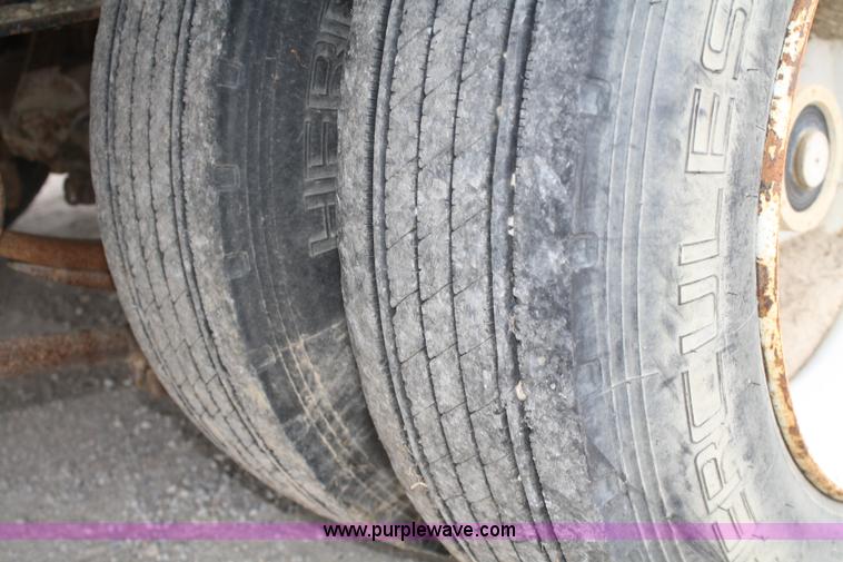 image for item A6600 2003 Eager Beaver 20XPT tandem axle trailer