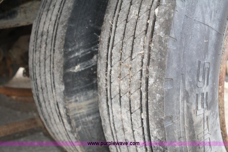 image for item A6600 2003 Eager Beaver 20XPT tandem axle trailer