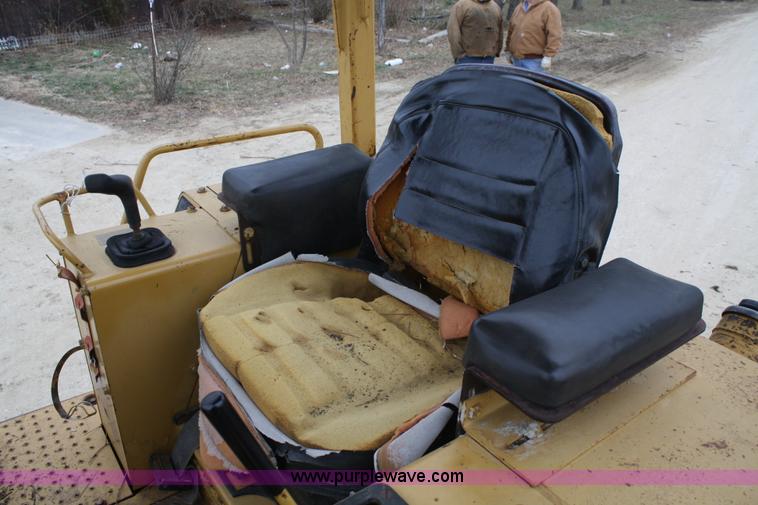 image for item A6602 1995 Caterpillar D3C Series III dozer