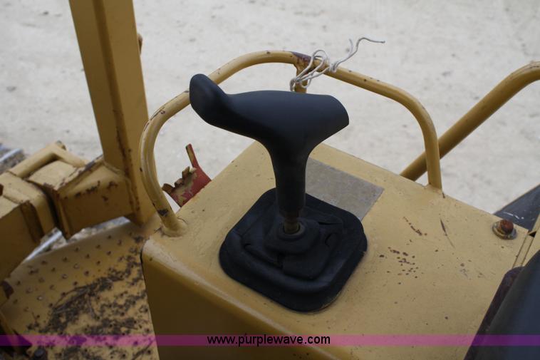 image for item A6602 1995 Caterpillar D3C Series III dozer