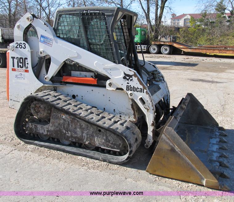 image for item B2555 2005 Bobcat T190 Turbo track skid steer