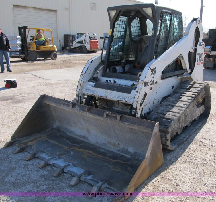 image for item B2555 2005 Bobcat T190 Turbo track skid steer