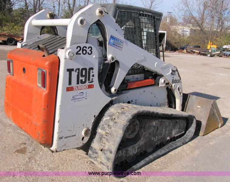 image for item B2555 2005 Bobcat T190 Turbo track skid steer