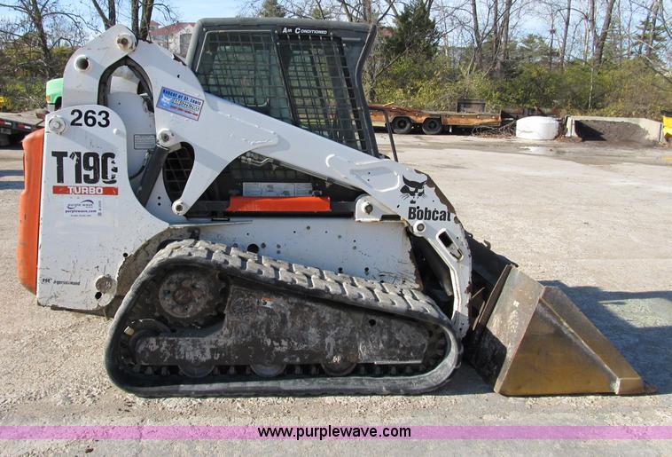 image for item B2555 2005 Bobcat T190 Turbo track skid steer