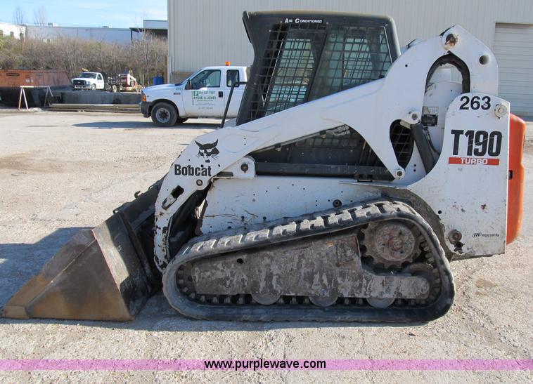 image for item B2555 2005 Bobcat T190 Turbo track skid steer