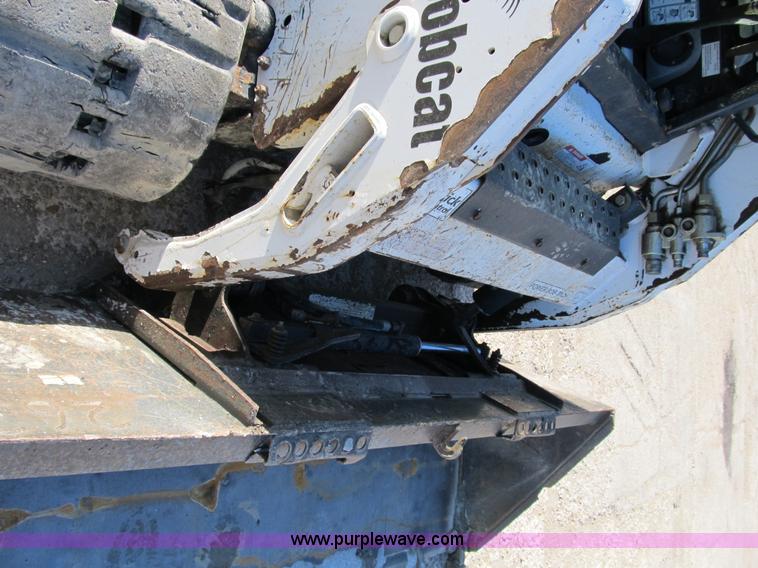 image for item B2555 2005 Bobcat T190 Turbo track skid steer