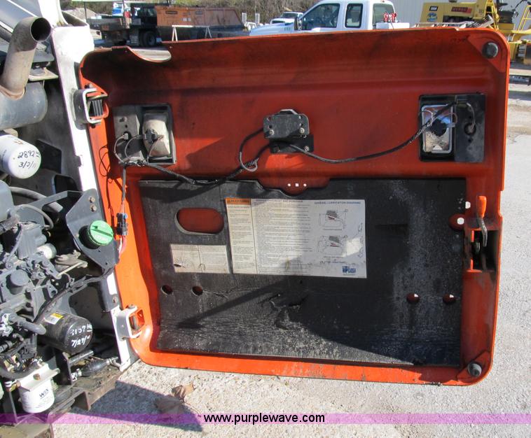 image for item B2555 2005 Bobcat T190 Turbo track skid steer