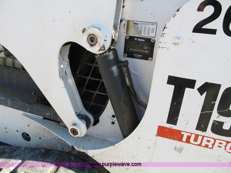 image for item B2555 2005 Bobcat T190 Turbo track skid steer