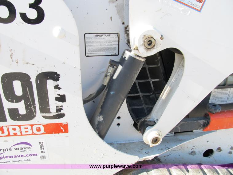 image for item B2555 2005 Bobcat T190 Turbo track skid steer