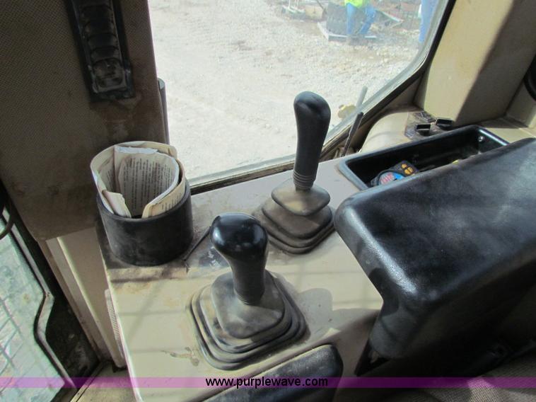 image for item B7035 1998 John Deere 850C dozer