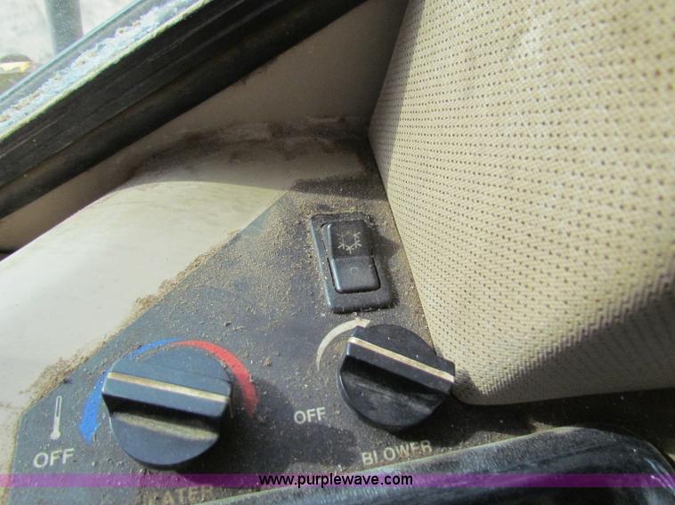 image for item B7035 1998 John Deere 850C dozer