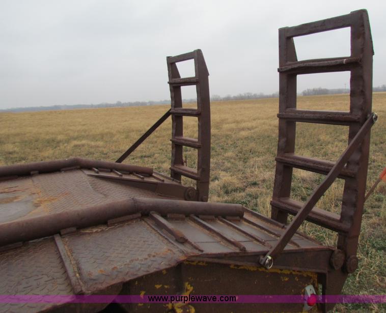 image for item B7036 1976 Aztec 30 ton equipment trailer