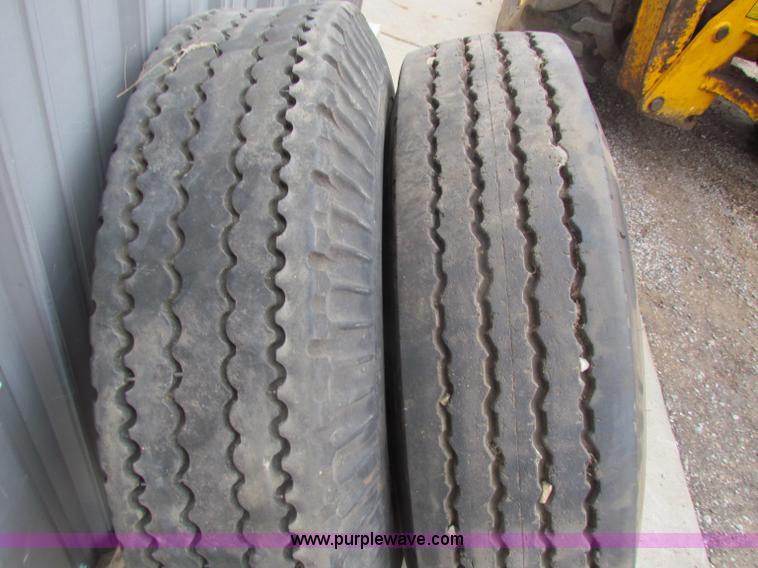 image for item B7036 1976 Aztec 30 ton equipment trailer