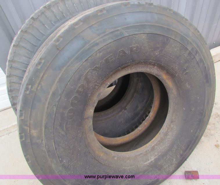 image for item B7036 1976 Aztec 30 ton equipment trailer