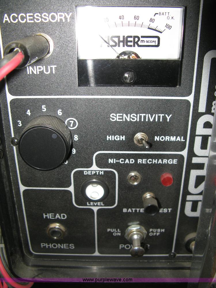 image for item B9653 Fisher m-scope TW-6 pipe and cable locator