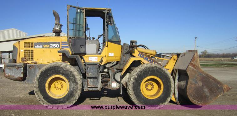 image for item C5242 2005 Komatsu WA250 wheel loader