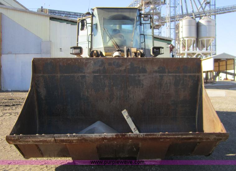 image for item C5242 2005 Komatsu WA250 wheel loader