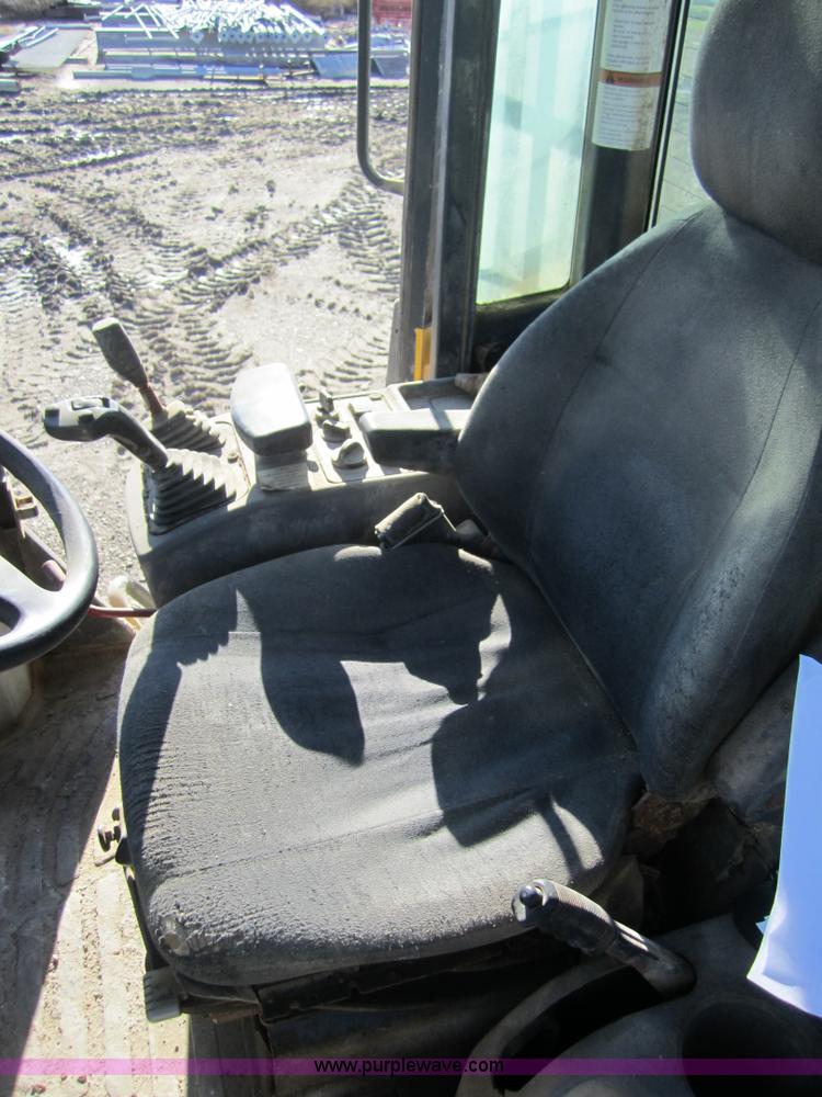 image for item C5242 2005 Komatsu WA250 wheel loader