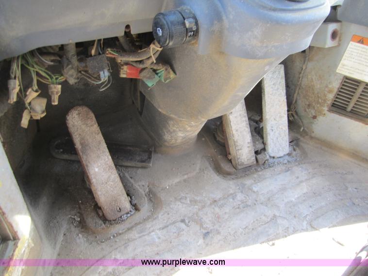 image for item C5242 2005 Komatsu WA250 wheel loader