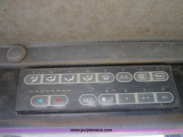 image for item C5242 2005 Komatsu WA250 wheel loader