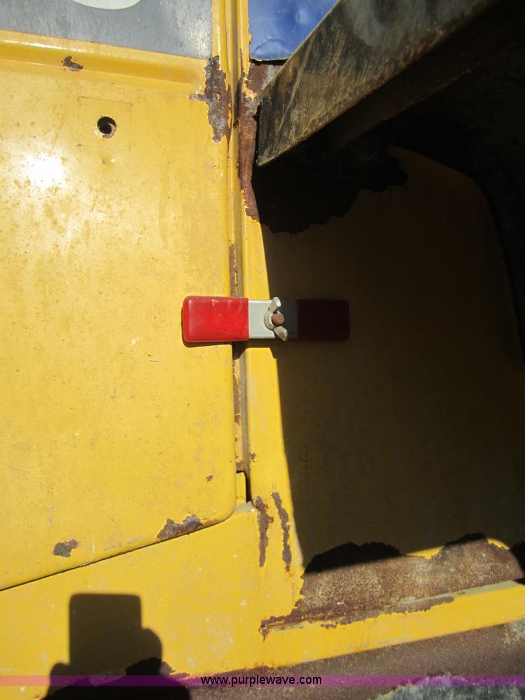 image for item C5242 2005 Komatsu WA250 wheel loader