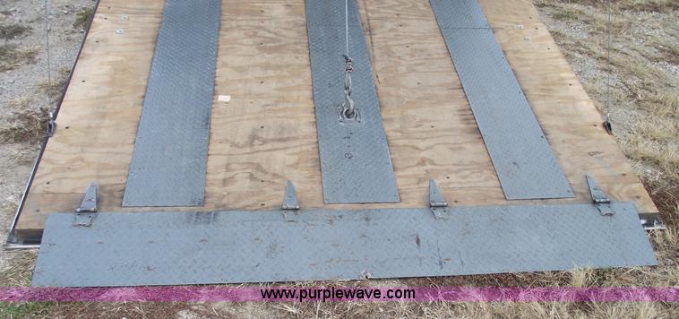 image for item C5822 2005 Interstate 16' enclosed trailer