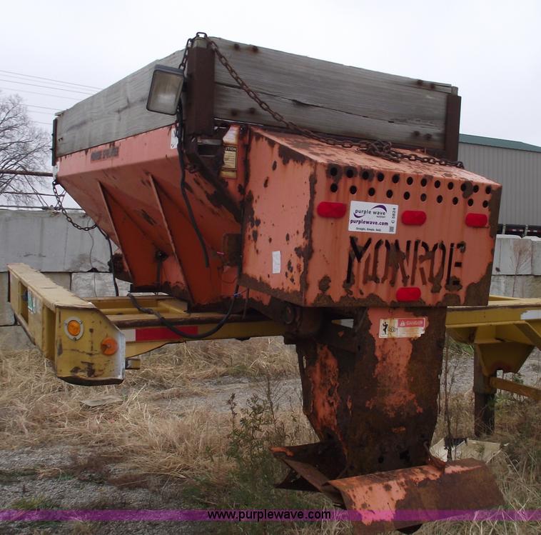 image for item C5824 Monroe salt/sand spreader