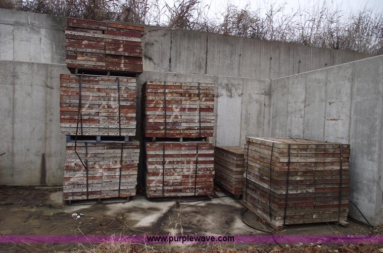 image for item C5866 Symon concrete forms