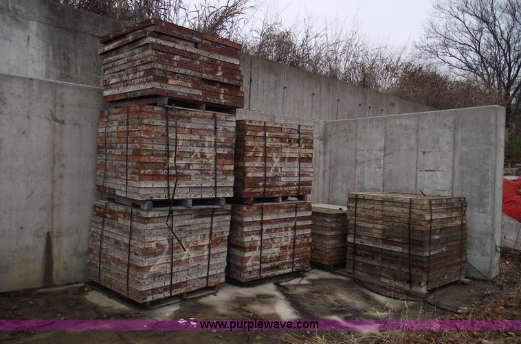 image for item C5866 Symon concrete forms