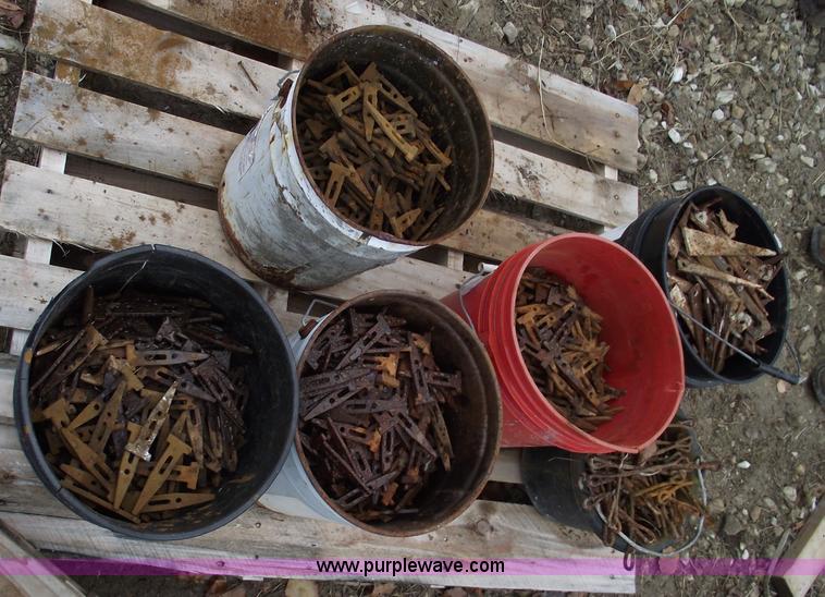 image for item C5867 Assorted Symon form pins and wall ties