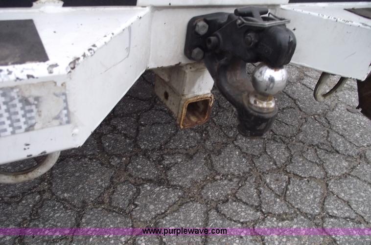 image for item C5872 2007 Peterbilt 335 service truck