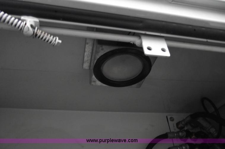 image for item C5872 2007 Peterbilt 335 service truck