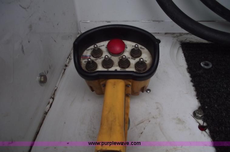 image for item C5872 2007 Peterbilt 335 service truck