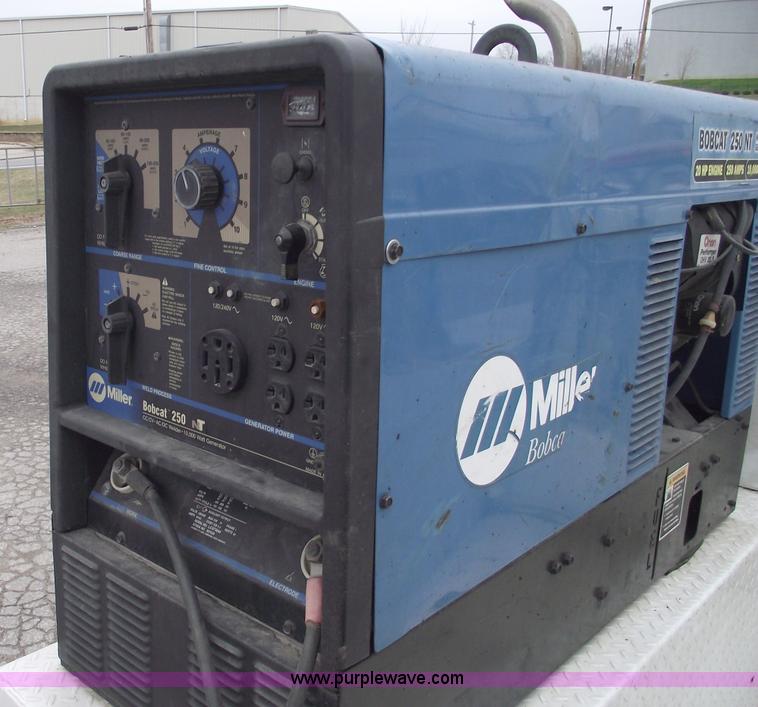 image for item C5872 2007 Peterbilt 335 service truck