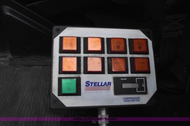 image for item C5872 2007 Peterbilt 335 service truck