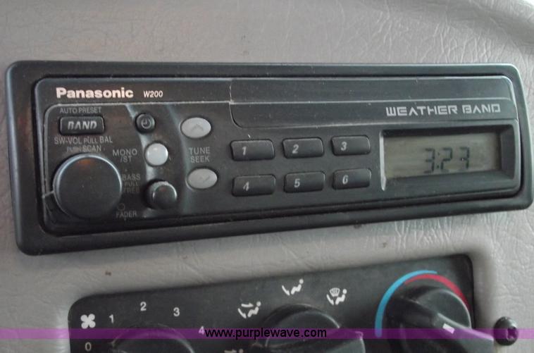 image for item C5872 2007 Peterbilt 335 service truck